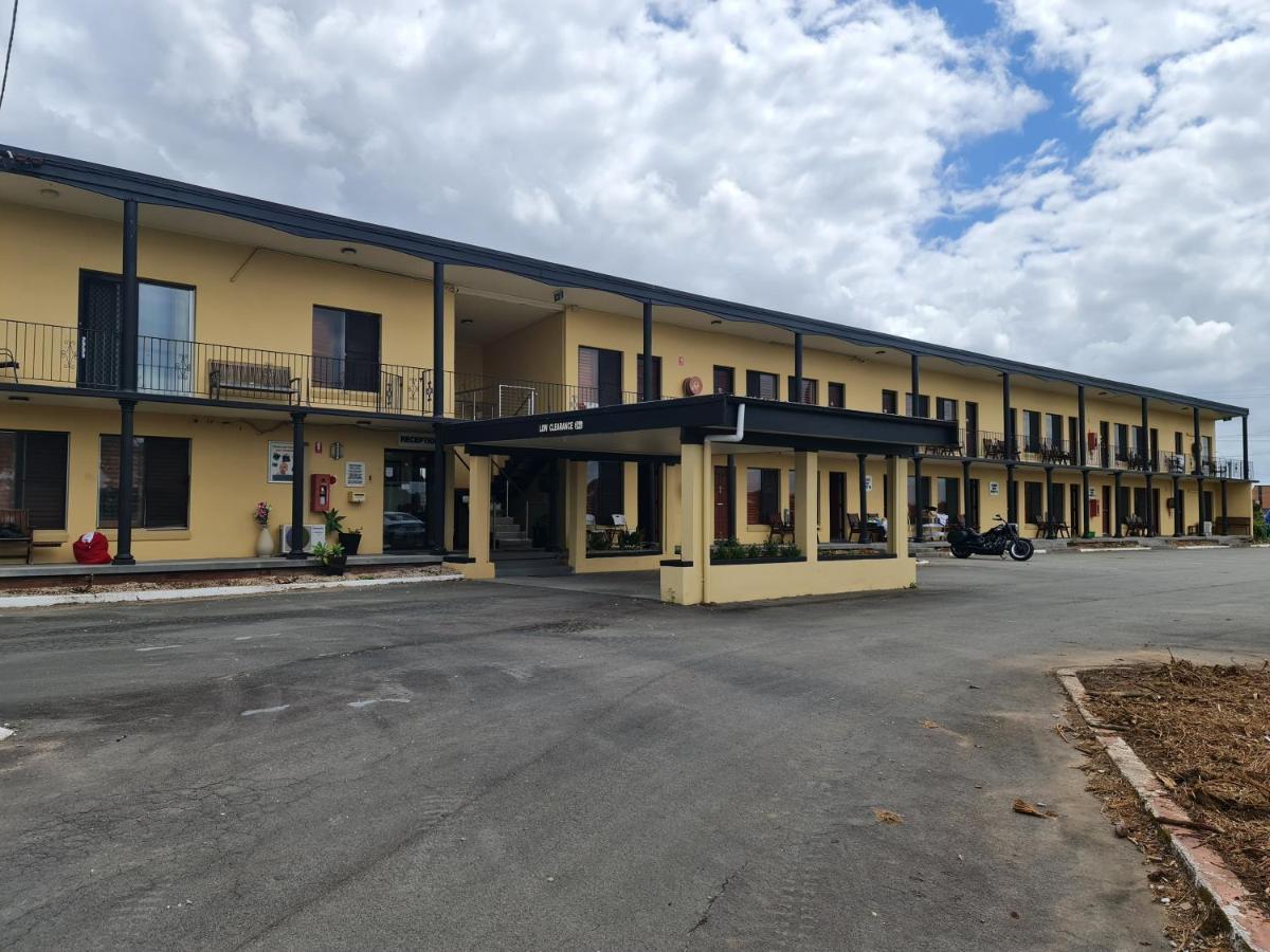 Country Plaza Motel Taree Extérieur photo