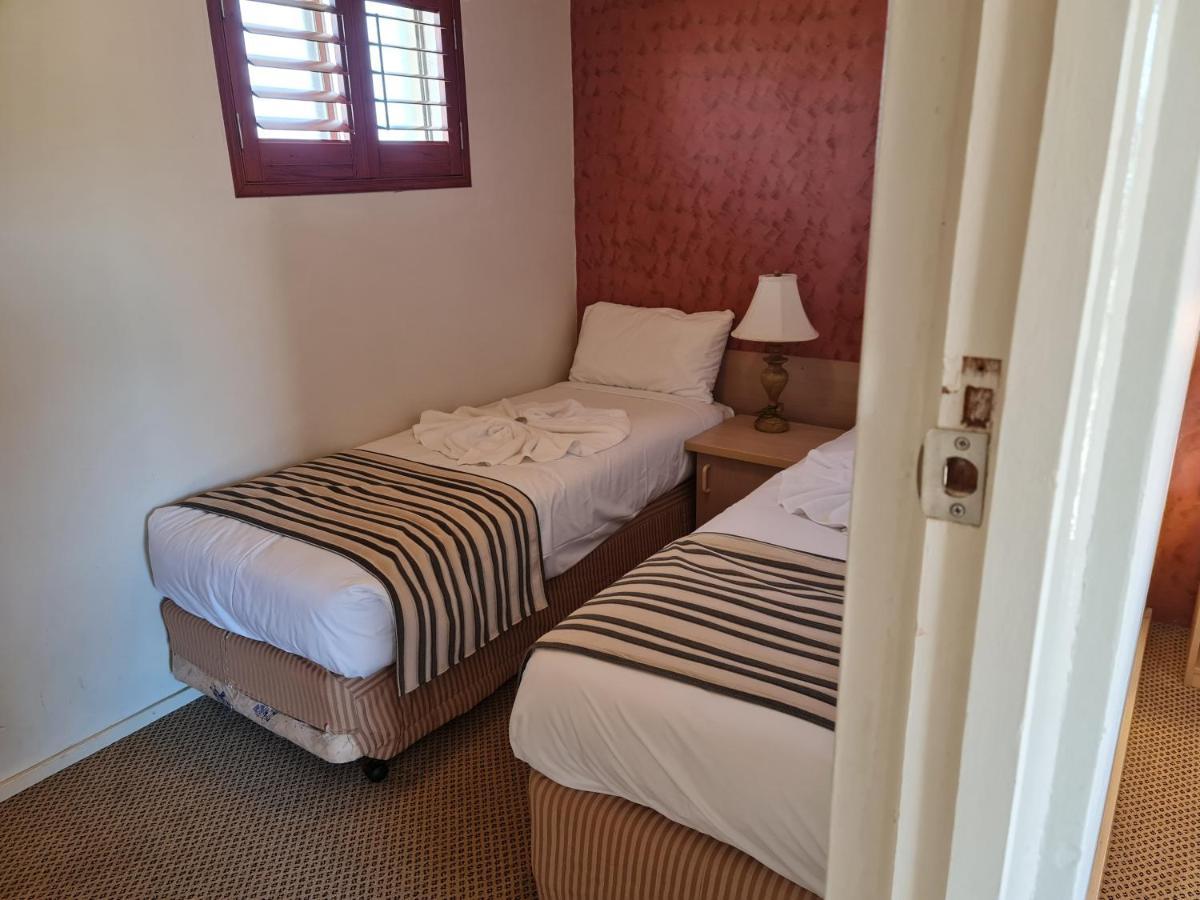 Country Plaza Motel Taree Extérieur photo